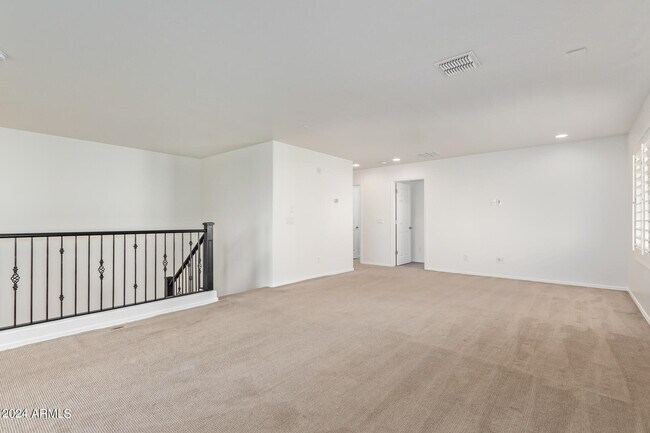 Building Photo - 1837 W Spur Dr