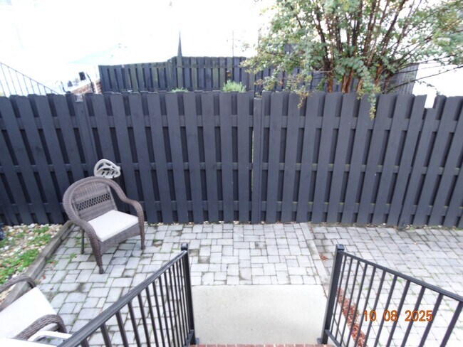 Building Photo - Perfect location in the heart of Pooler