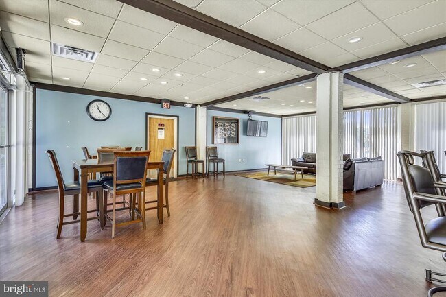 Building Photo - 3356 Woodburn Rd