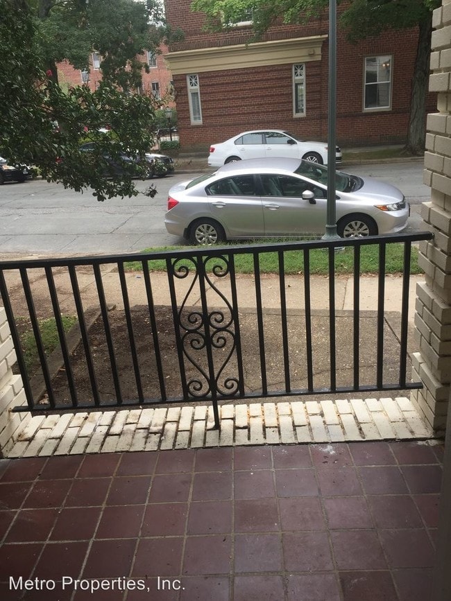 Building Photo - 2800 Park Ave