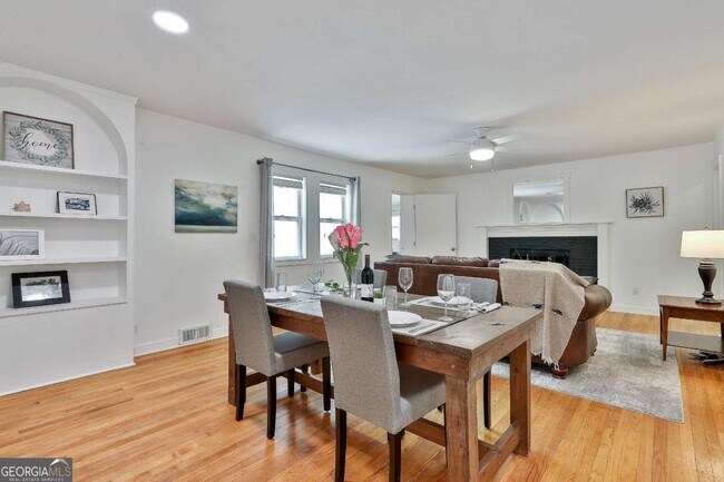 Building Photo - 2037 Lively Ridge Rd NE