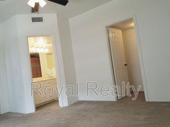 Building Photo - 7018 Hawaii Kai Dr