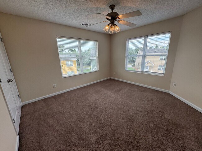 Building Photo - 118 Fern Ridge Ct