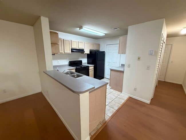Building Photo - 7605 Pissarro Dr