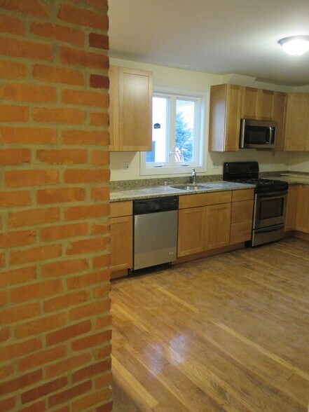 Building Photo - 78 Ten Hills Rd