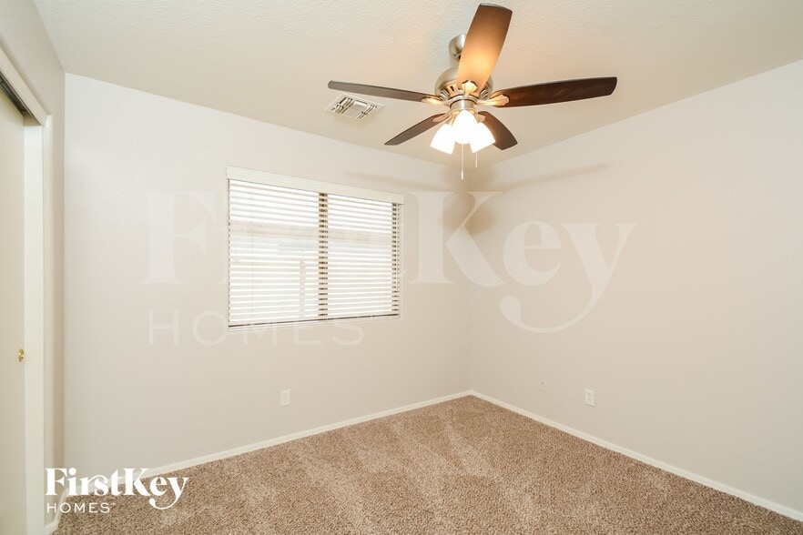 Building Photo - 13414 W Port Royale Ln