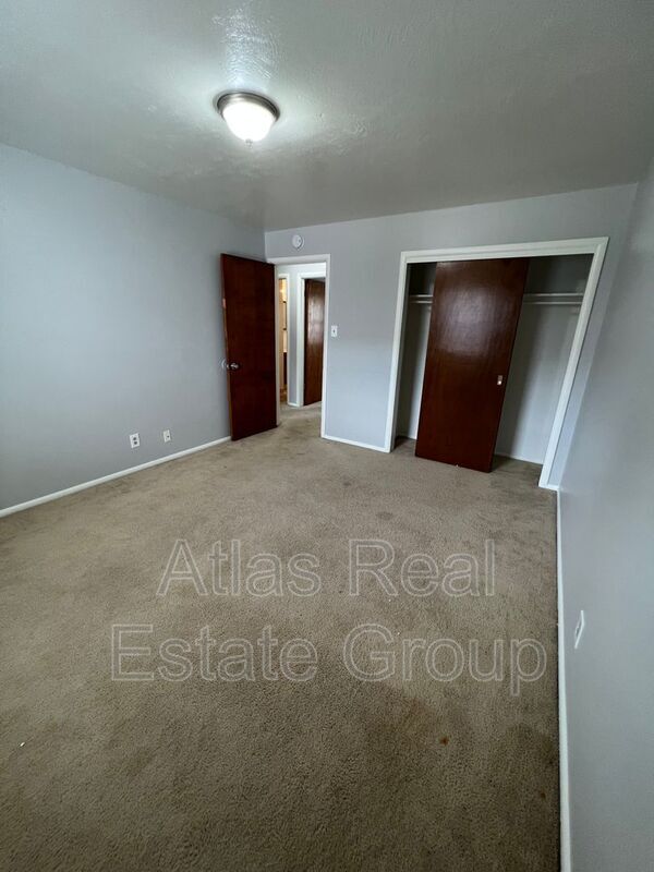 Building Photo - 2525 Wood Ave
