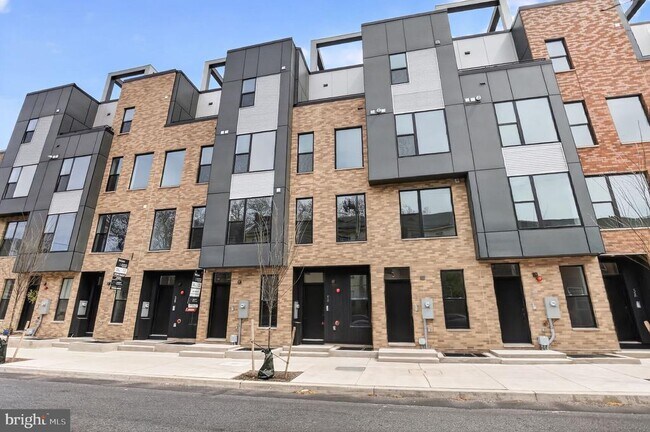 Building Photo - 635 N 7th St