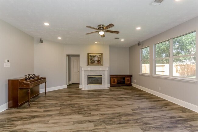Building Photo - 2207 Stoneycreek Park Ct