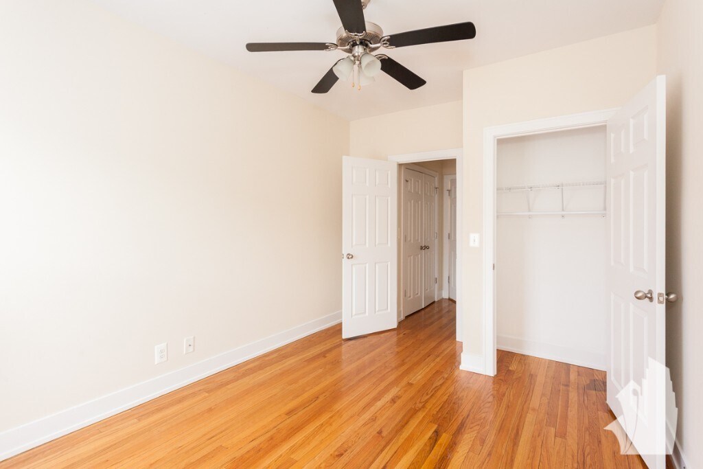 Building Photo - 4841 N Wolcott Ave