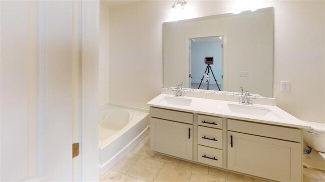 Building Photo - 6414 Shalks Xing Dr