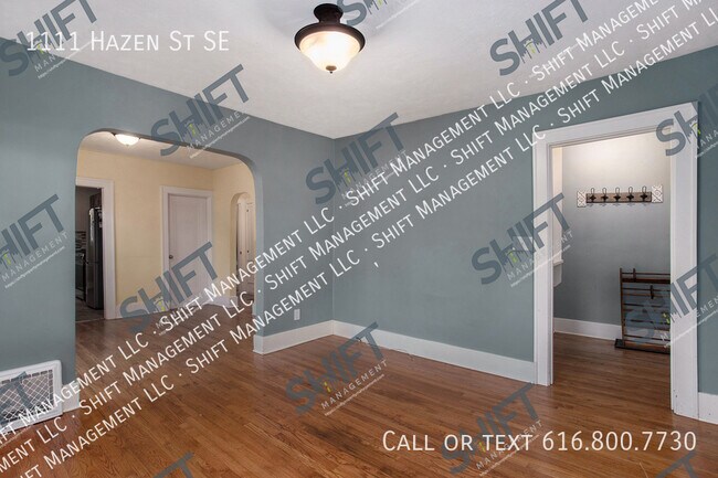 Building Photo - 1111 Hazen St SE