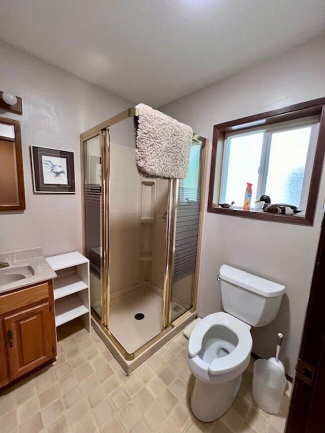 Building Photo - Fully Furnished Short Term Rental Right on...