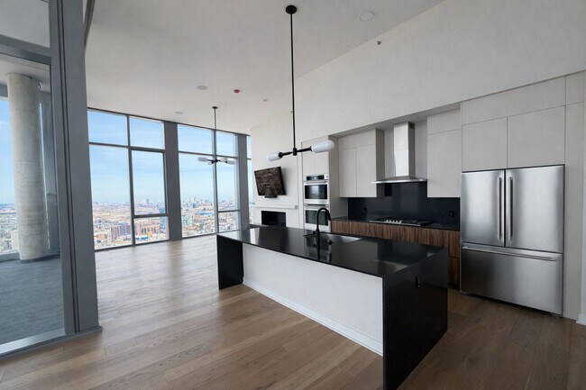 Building Photo - 1114 W Carroll Ave