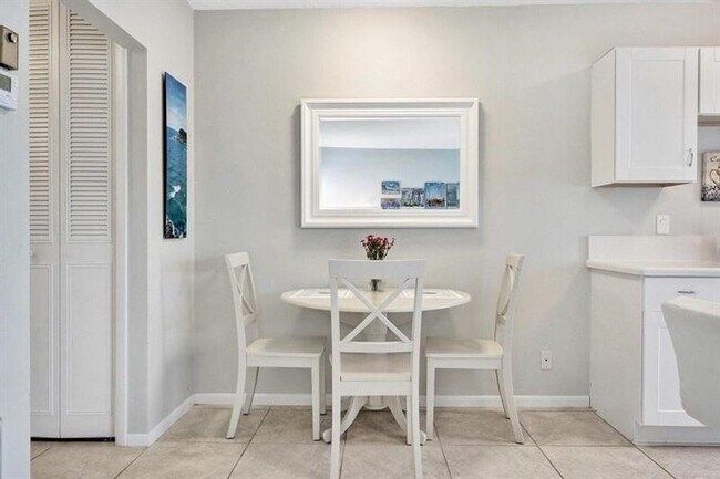 Building Photo - 1481 S Ocean Blvd