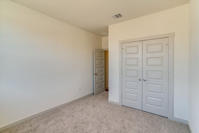 Building Photo - 200 Cupreata Ln