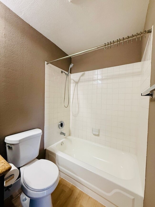 Building Photo - Charming 1-Bedroom Condo in the Heart of S...