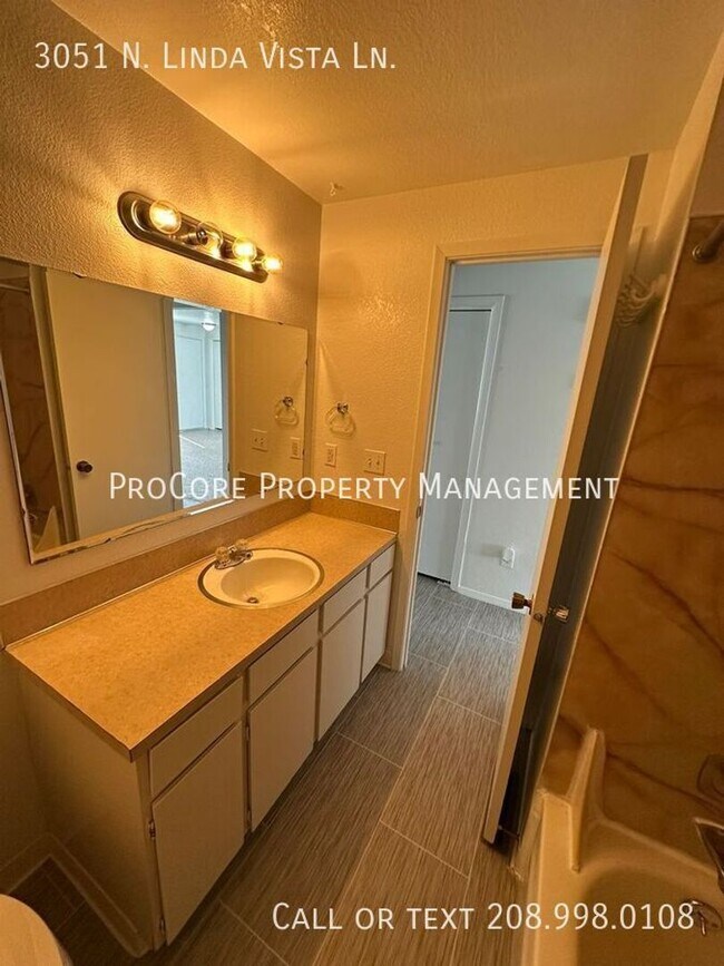Building Photo - 3051 N Linda Vista Ln
