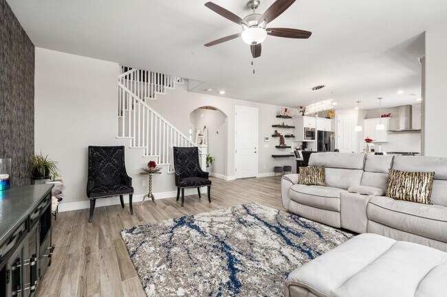 Building Photo - Copper River Canvas on the Bluffs! 4B/3BA ...