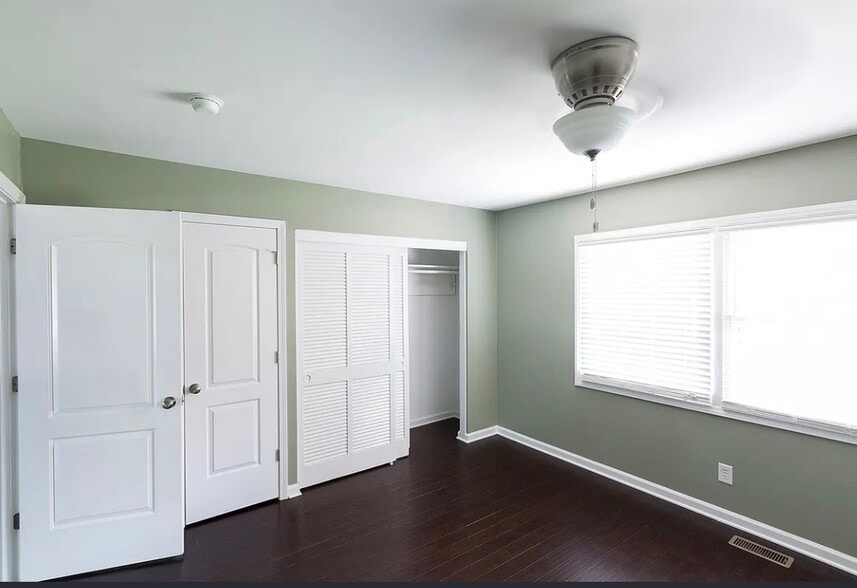 Bedroom 1 - 3000 Golden Rd