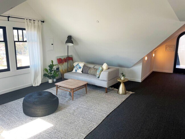 Building Photo - Truax House