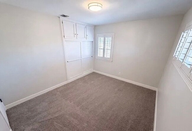 Building Photo - 11844 Graystone Ave