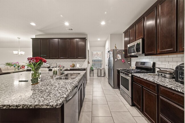 Building Photo - 18306 Pelham Holw Trl