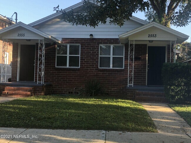 Building Photo - 2553 Myra St