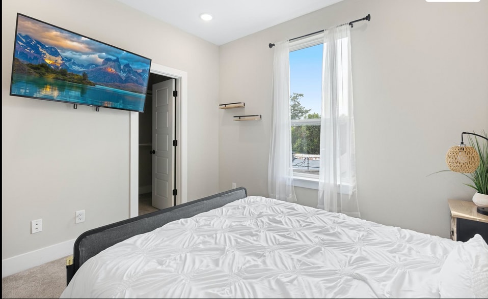 Building Photo - 7033 Avenue L