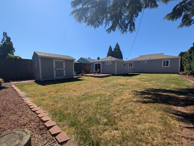 Building Photo - Fantastic 2-Bedroom, 2-Bath Home With Bonus Space!