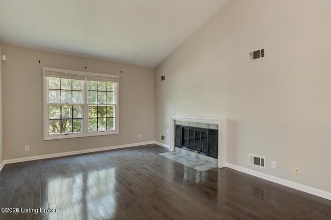 Building Photo - 10402 Timberwood Cir