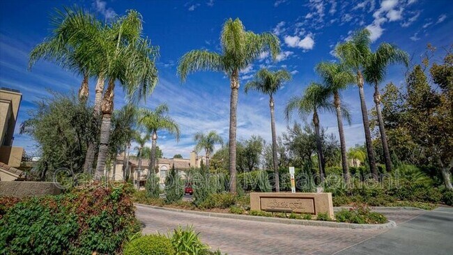 Building Photo - 23633 Del Monte Dr