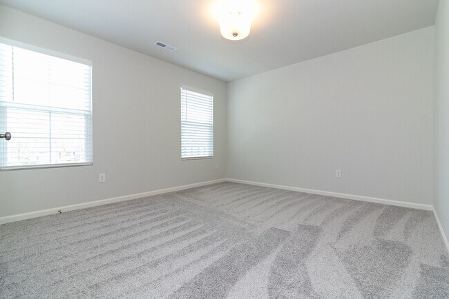 Building Photo - 104 Ashwood Ave