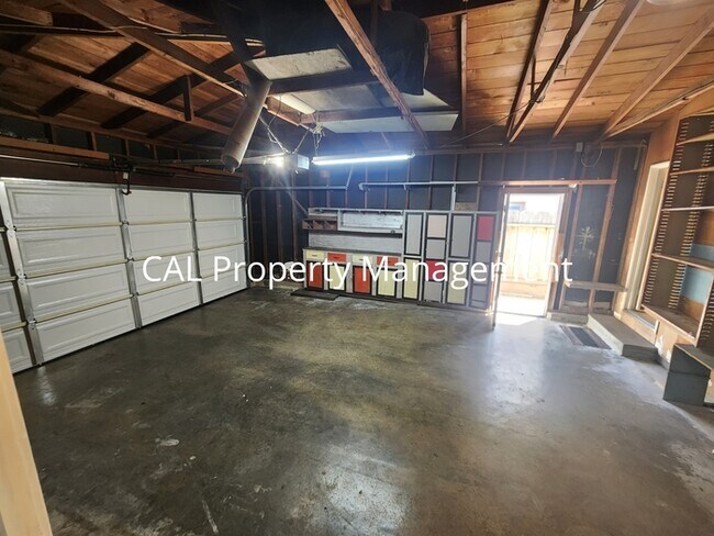 Building Photo - Charming 3BD/2BA Salinas Home with Sunroom & Backyard Access