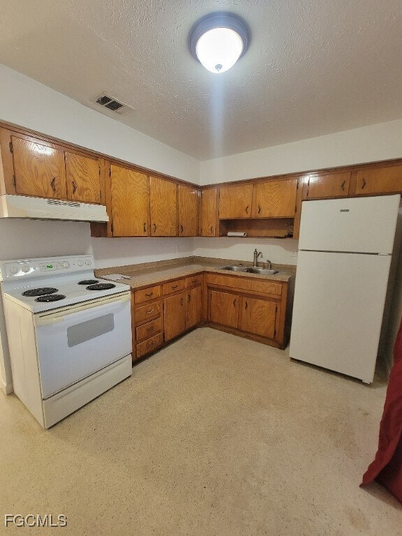 Building Photo - 25 Maple Ave N