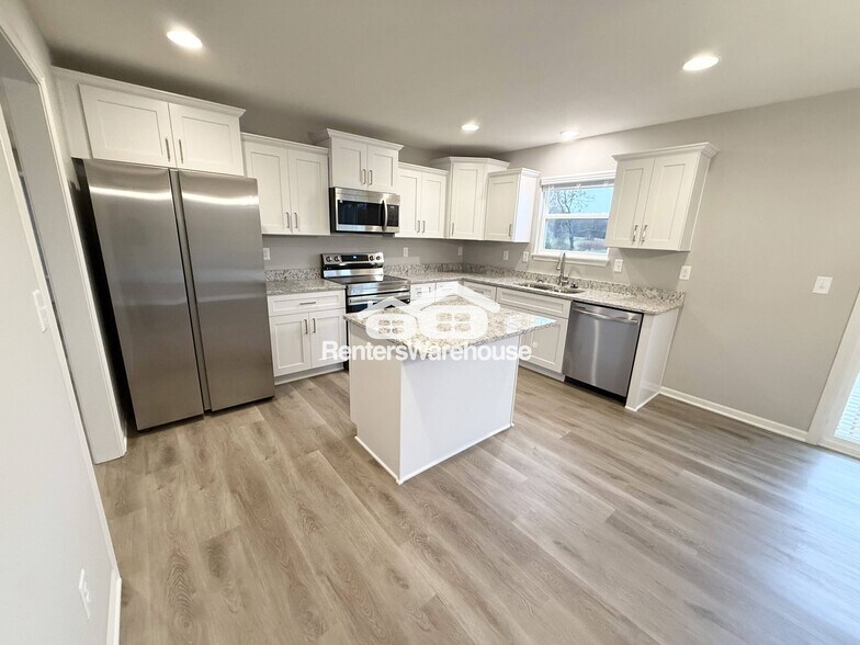 Building Photo - 707 Wood Sage Ct