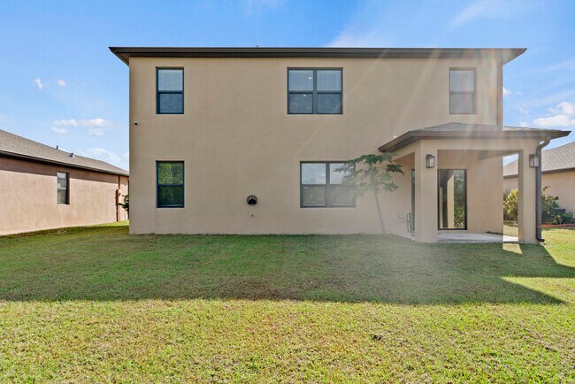 Building Photo - 6455 NW Castlebrook Ave