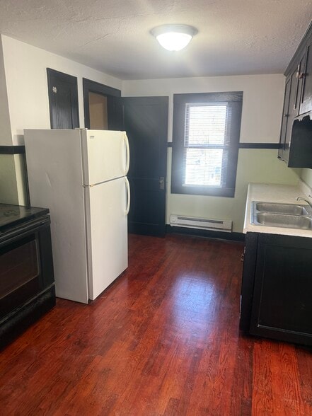 Building Photo - 101 S Gray Ave