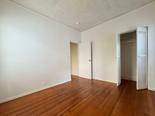 Building Photo - Queen Anne Home