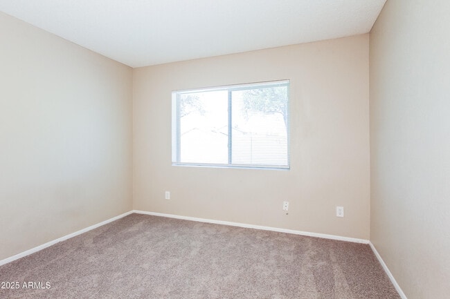 Building Photo - 16422 N 66th Dr