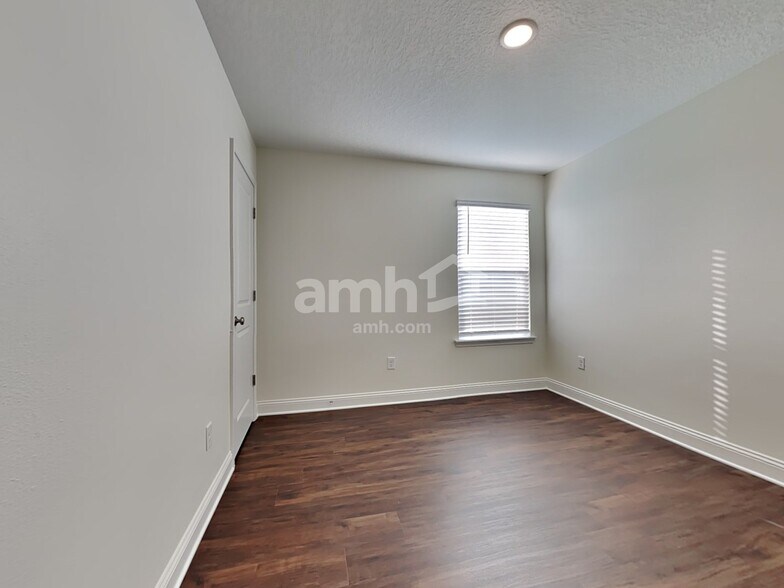 Building Photo - 141 Elcano Ln