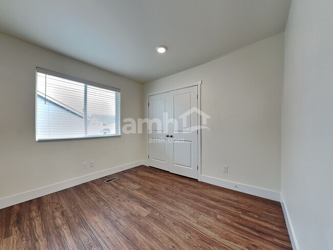 Building Photo - 19301 17th Ave Ct E