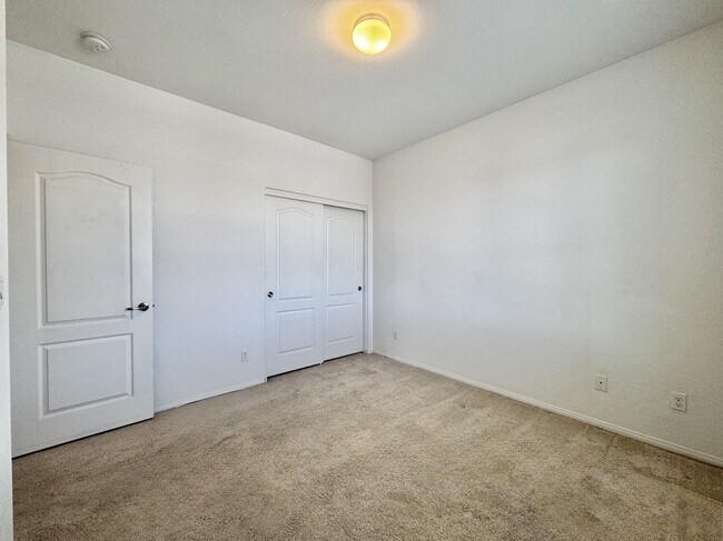 Building Photo - 10037 White Mulberry Dr