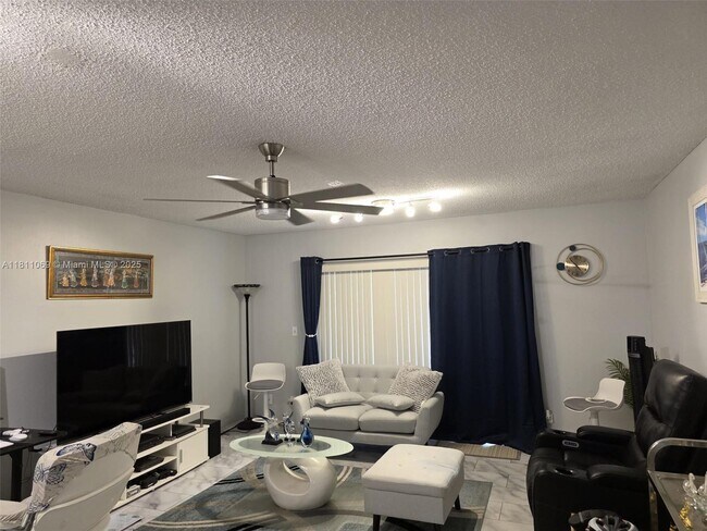 Building Photo - 1425 Atlantic Shores Blvd