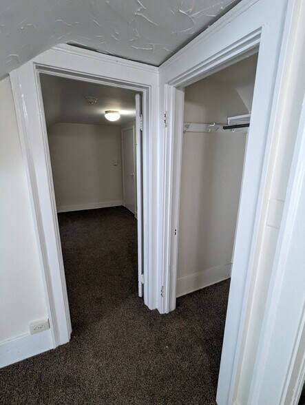 Building Photo - 608 Elmwood Ave