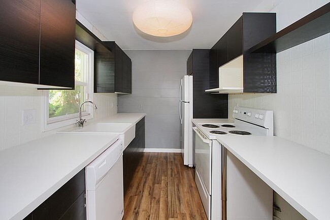 Building Photo - Peach Pointe - Green Street