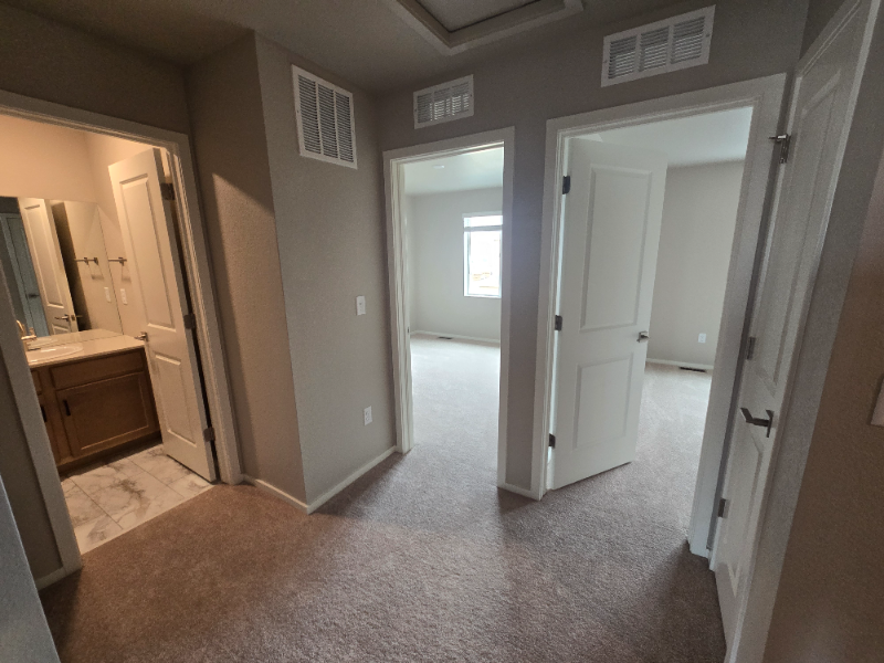Building Photo - 4824 River Roads Dr