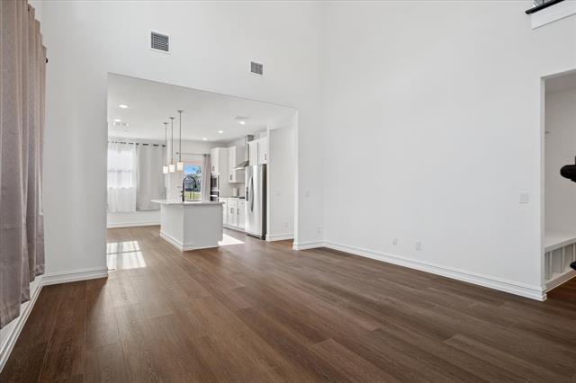 Building Photo - 3908 Lyndhurst Ave
