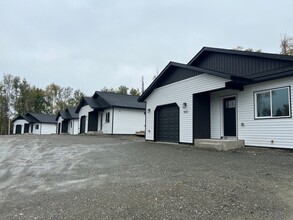 Building Photo - 7051 W Bull Rush Ave