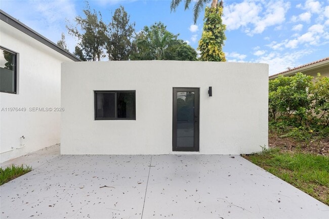 Building Photo - 4800 SW 61st Ave